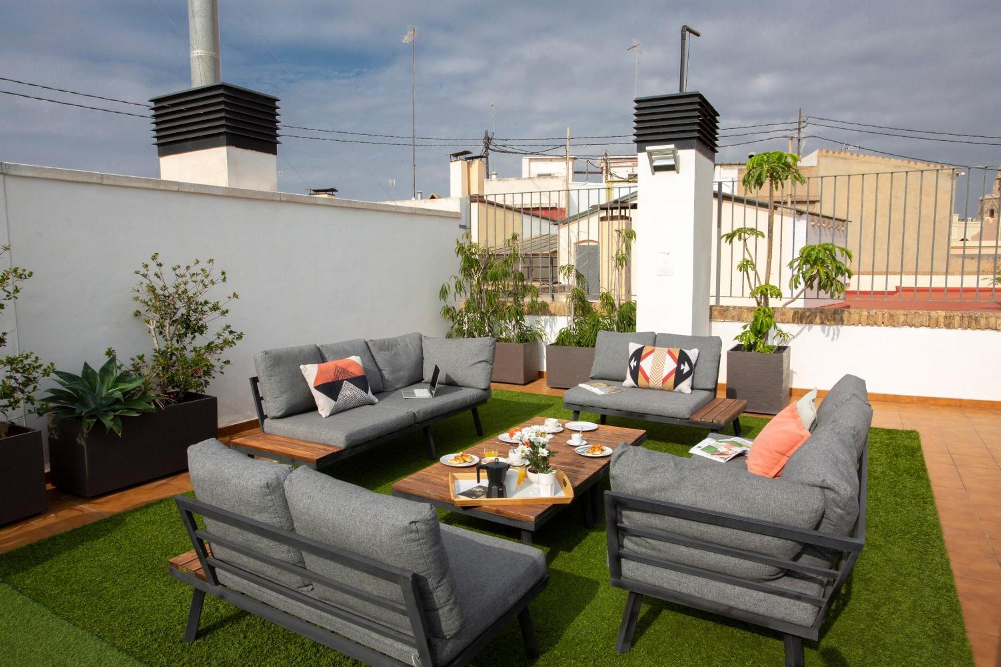 Singularstays Mar44 *