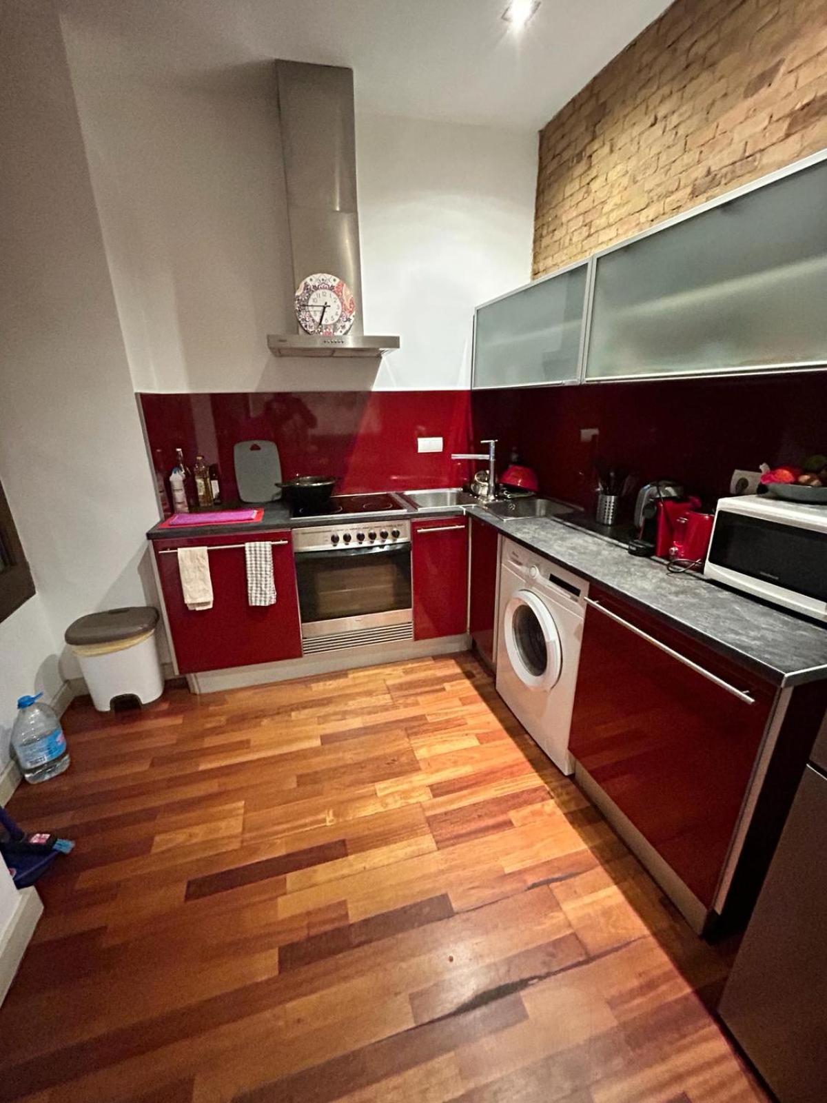Cozy In Center Apartment