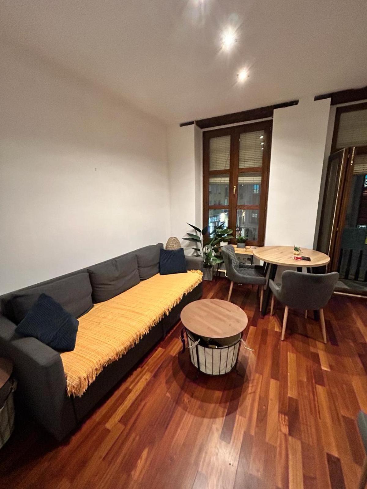 Cozy In Center Apartment