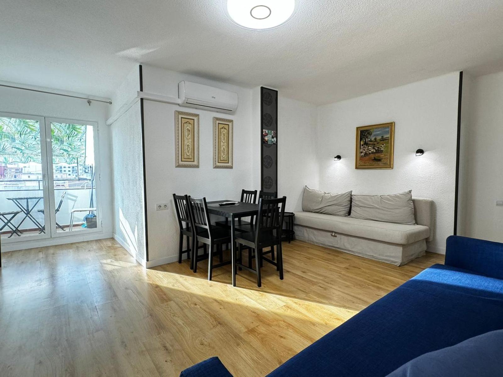 Apartment Mestre Valls 13 *