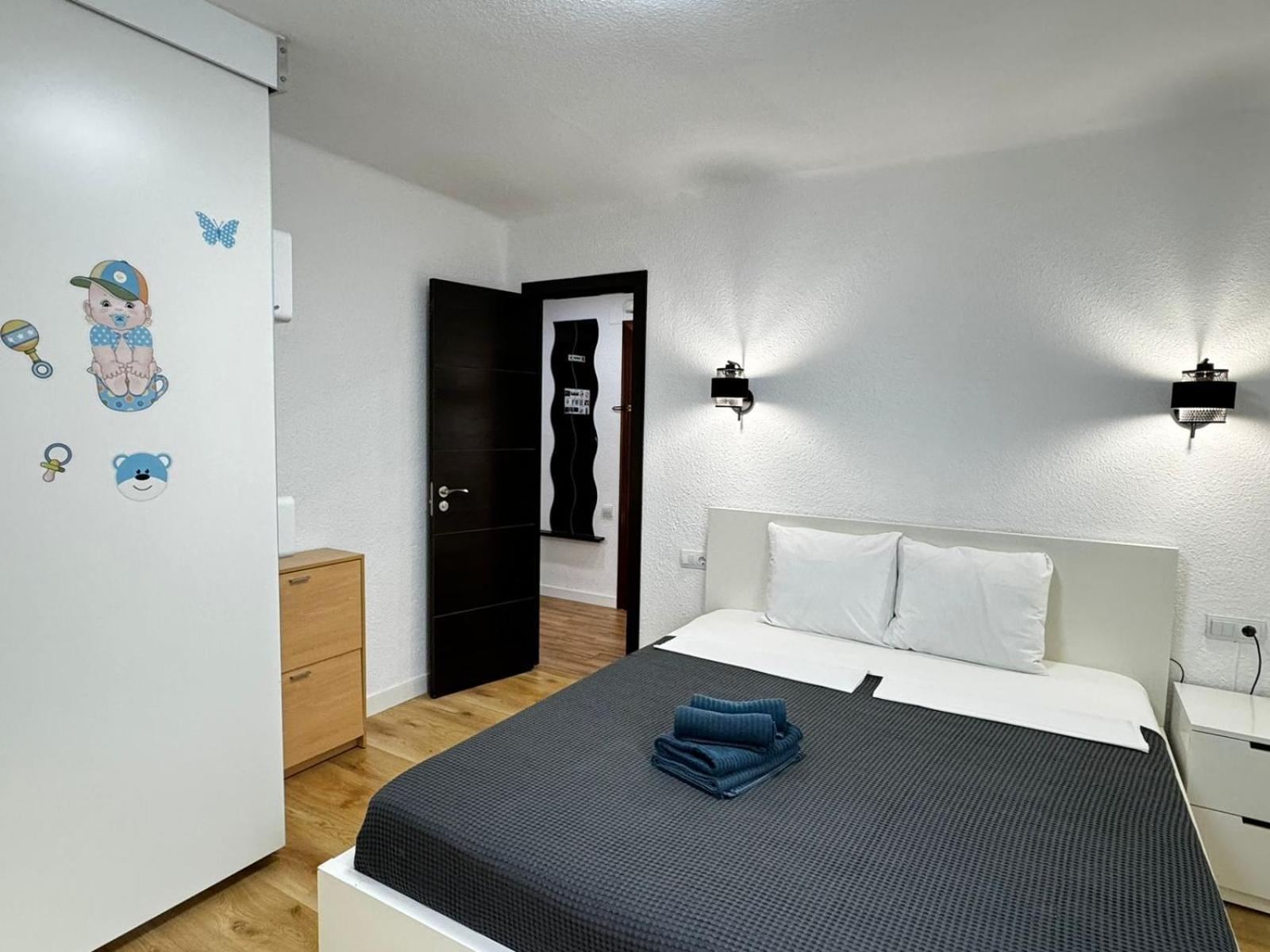 Apartment Mestre Valls 13 *