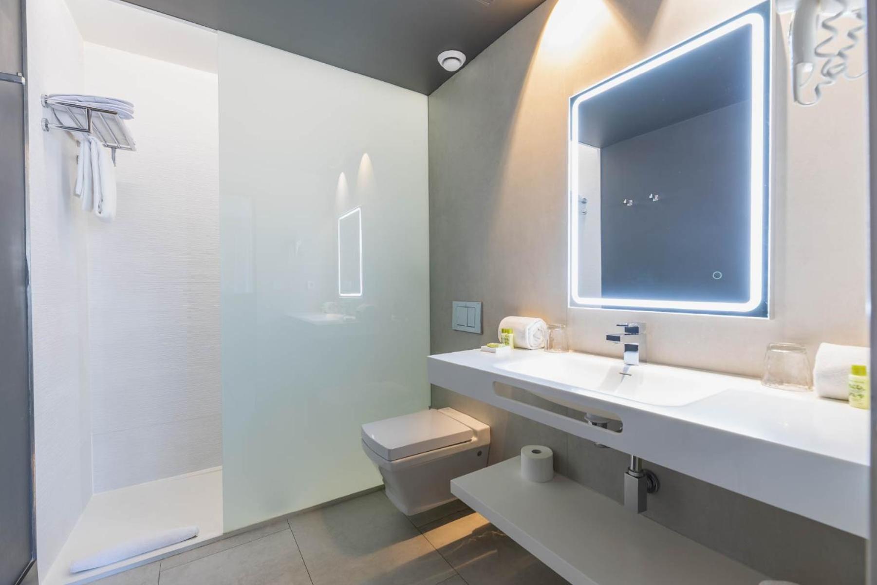 Myr Plaza Mercado & Hotel 4*