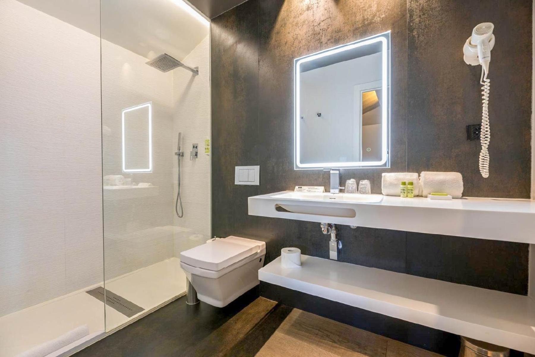 Myr Plaza Mercado & Hotel 4*
