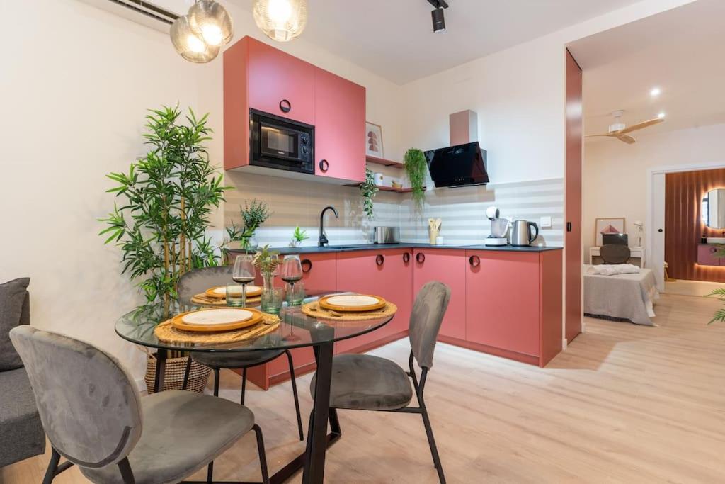 Moderno En Apartment *