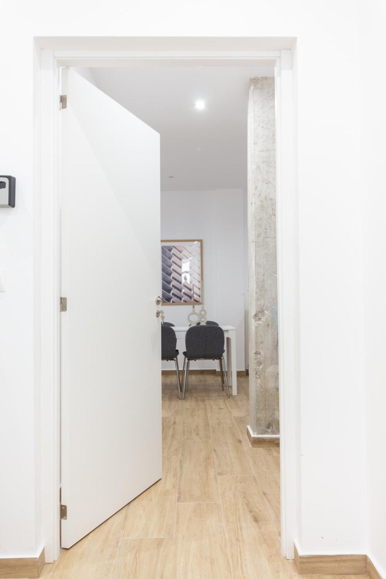 Bed & Breakfast Vlc Host- Fray Pedro *