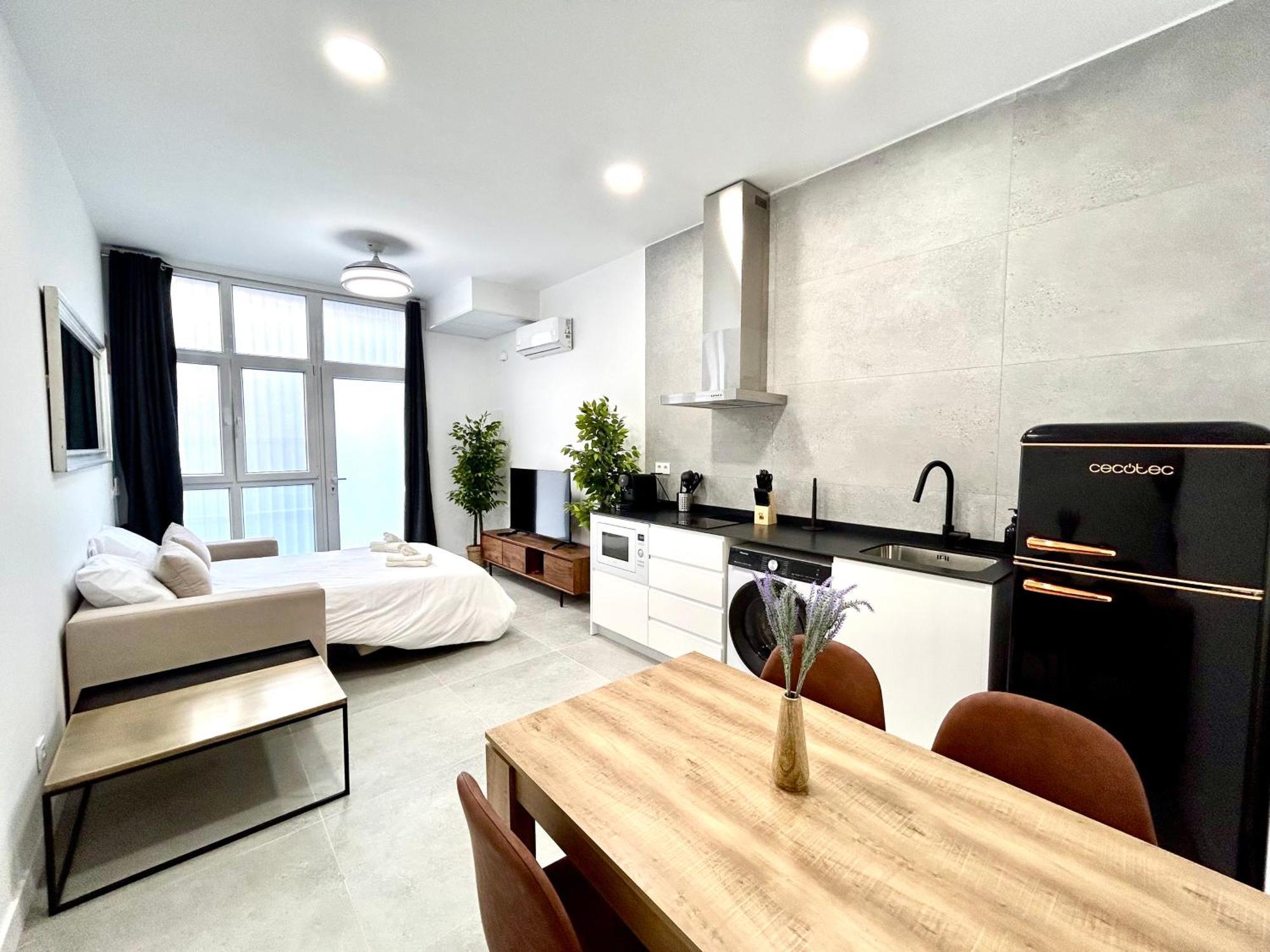 Urban Escape - Comfort Meets Luxury Apartment Valencia