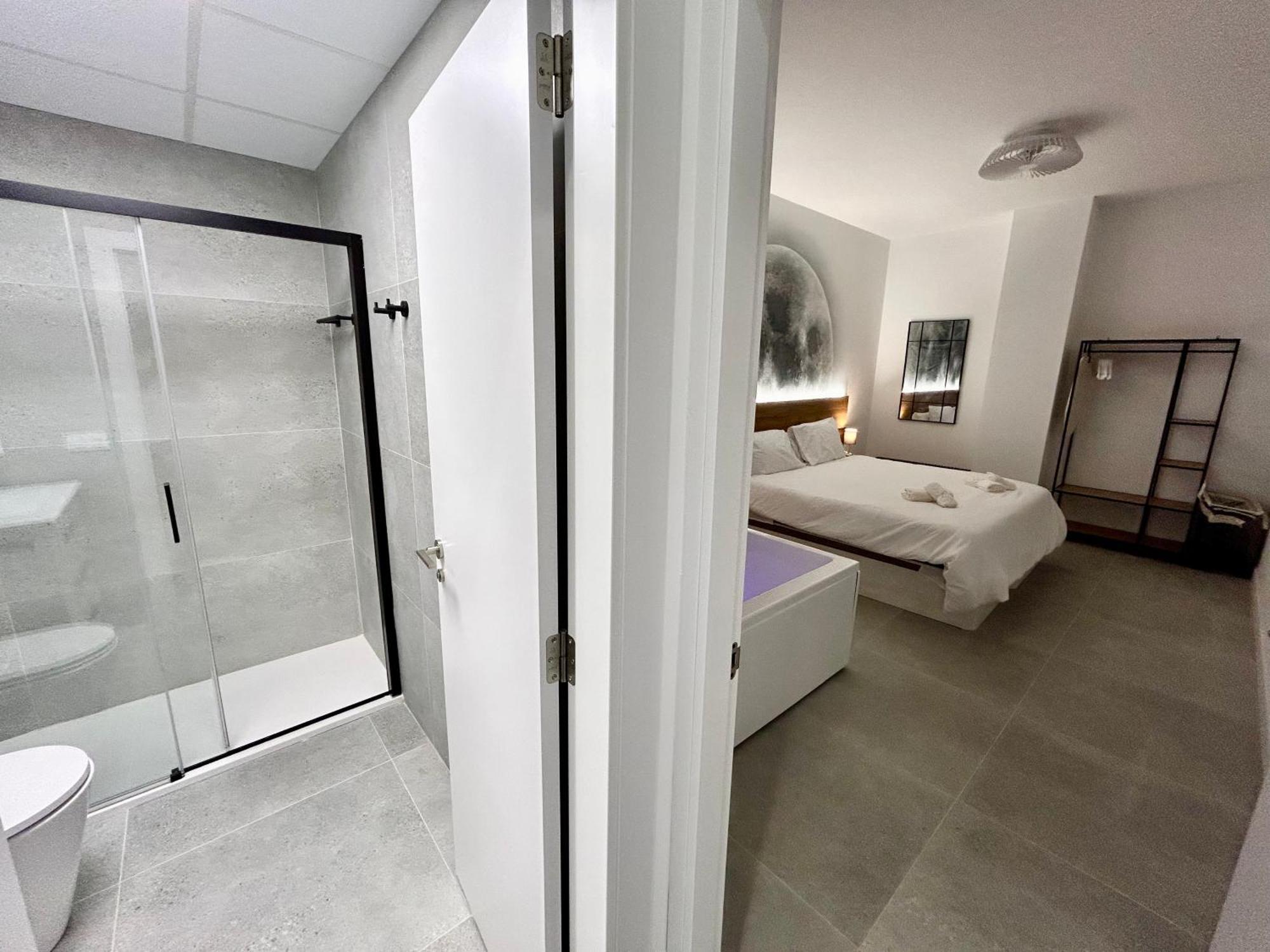 Apartment Urban Escape - Comfort Meets Luxury *
