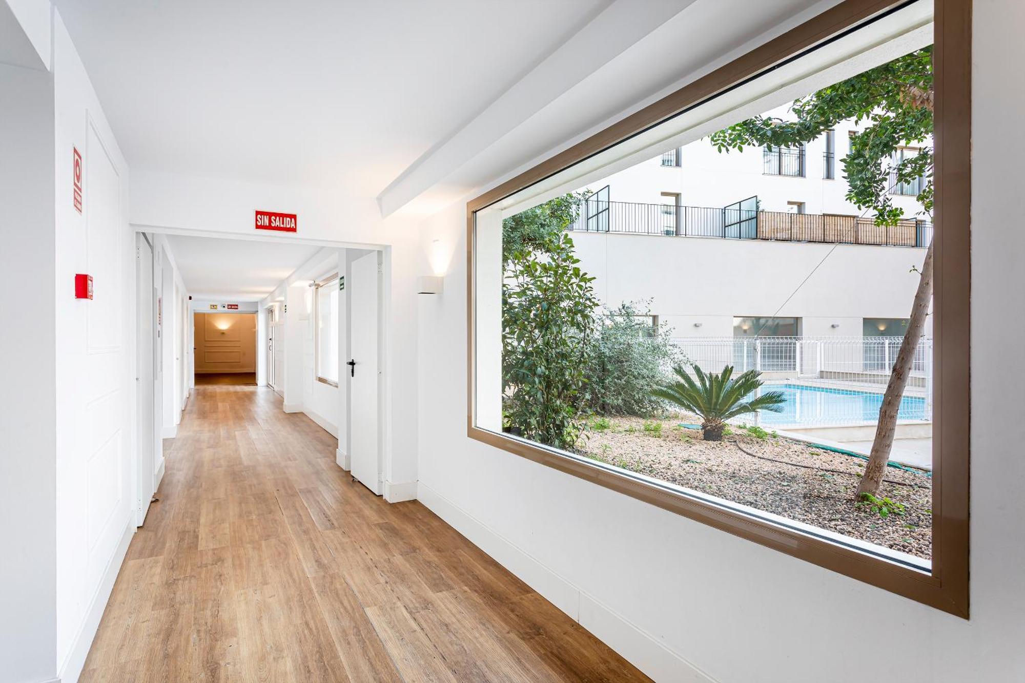 With Gym Pool Free Parking The Haven Escape Valencia