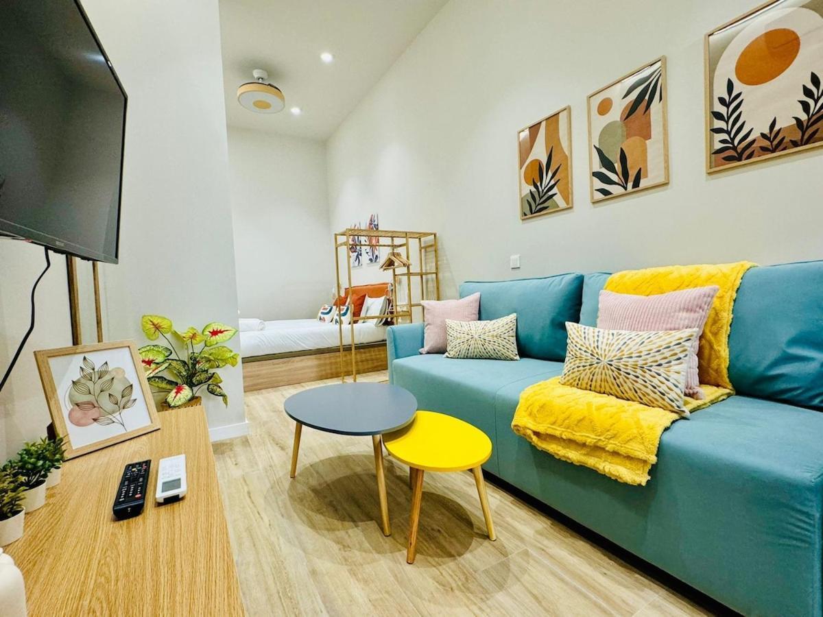 Design & Style Close To Center