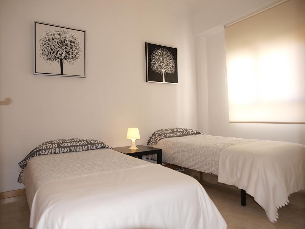 Martin El Humano - Flat Apartment