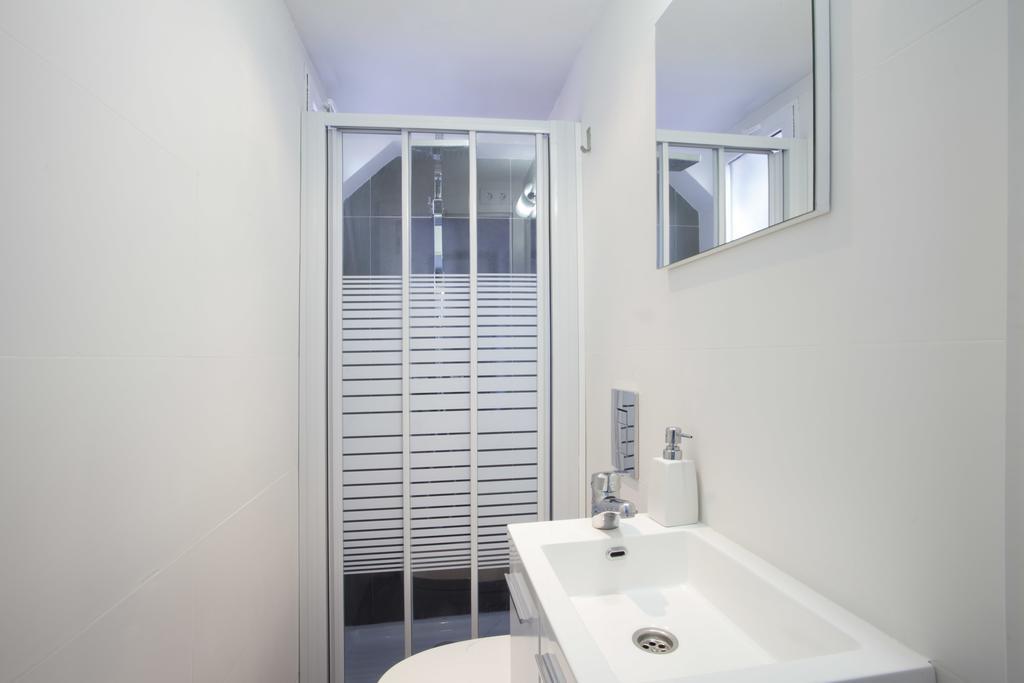 Singular Station Apartment