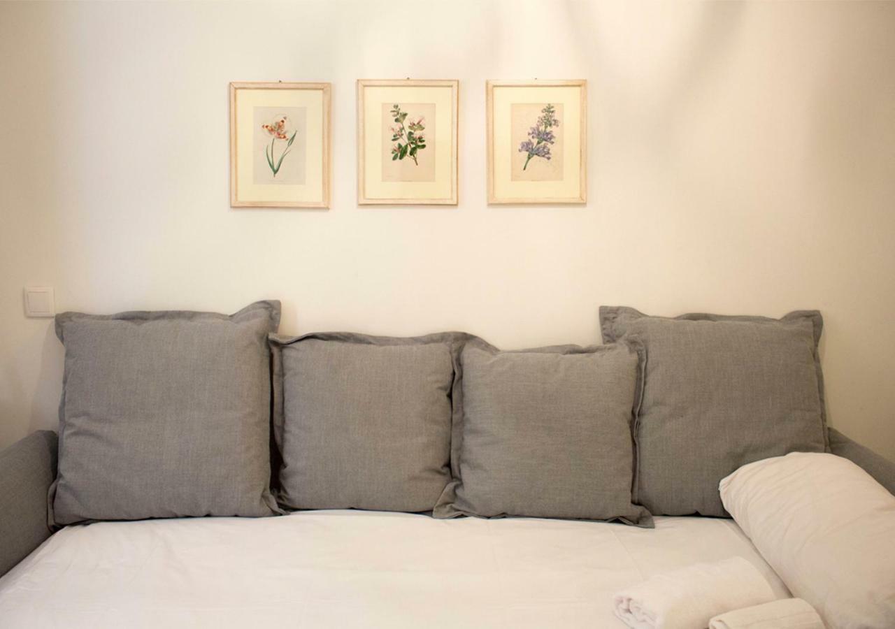 Splendid In Apartment *