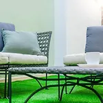 Apt With Fluffy Beds & Private Patio