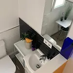 Alquilo Habitacion Individual Con Aseo Privado Solo Chicas, Only Girls