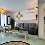 New Cozy Beach Apartment, Wifi
