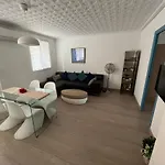 Modernized 3-Bedroom Flat 500M To The Beach