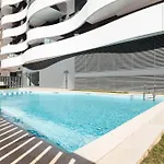 Precioso Apartamento En Residencial Con Piscina