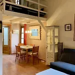 Central Duplex With A Beautiful Rooftop View