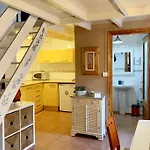 Central Duplex With A Beautiful Rooftop View