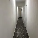 Habitaciones Privadas Y Economicas A Un Paso De Cortes Valencianas