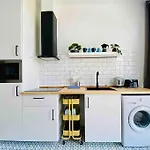 Beautiful Flat Next The Beach