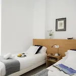 Singularstays Mar44