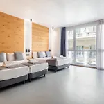 Nalu Valencia Boutique Rooms