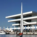 Casita Con Terraza En Cabanyal