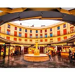 Plaza Redonda Center