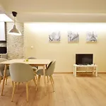 Centrico apartamento al lado de Torres de Quart