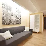 Centrico apartamento al lado de Torres de Quart