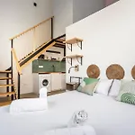 Marie Curie Flats, Lovely Loft
