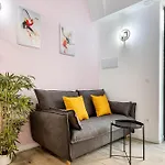 Marie Curie Flats, Lovely Loft