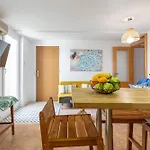 Aparthotel Mediterraneo By Neohotels-Centro 8 Min By Metro