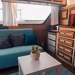 Barco Muy Espacioso Con Dos Terrazas Valencia Centro!!