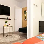 Singularstays Padre Urbano