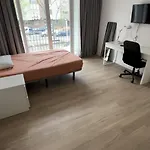 Habitacion Muy Grande Con Balcon Privado En Apartamento En Buena Zona