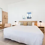 Valencia Apartments By Olala Homes