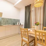 Paradise Suite - Comodo Y Acogedor - Conectado Con Aeropuerto, Playa Y Centro