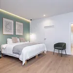 Explore Valencia Luxury Meets Comfort