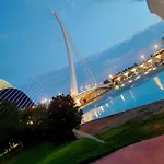 Habitacion Cerca A Ciudad De Las Artes Y Las Ciencias