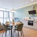 Explore Valencia Luxury Meets Comfort