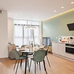 Explore Valencia Luxury Meets Comfort