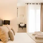 Julio Antonio Apartment Center
