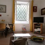 Alejandro Y Renate