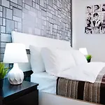 On-Line Luxury Apart Peset Aleixandre 135, Free Wi-Fi