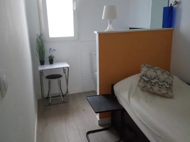 Alquilo Habitacion Individual Con Aseo Privado Solo Chicas, Only Girls