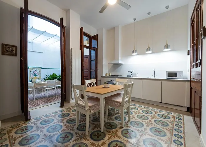 Florit Flats - Traditional House In El Cabanyal