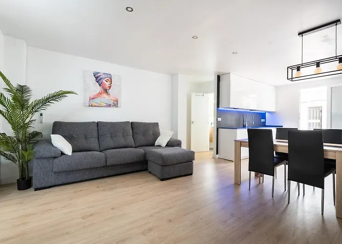 - Spacious Sanctuary In The Heart Of Valencia! -