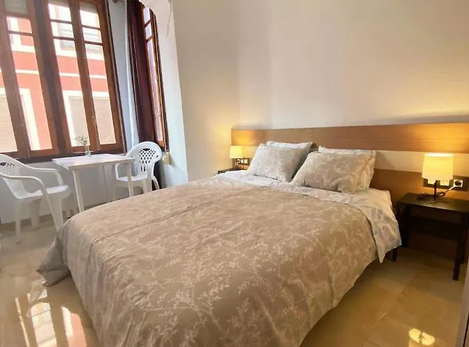 Valencia Cerca Al Puerto Shared Apartment